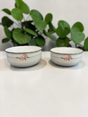 Vintage House Of Lloyd Enamelware Nesting Bowls • Set of 2 Pink Iris Design EUC